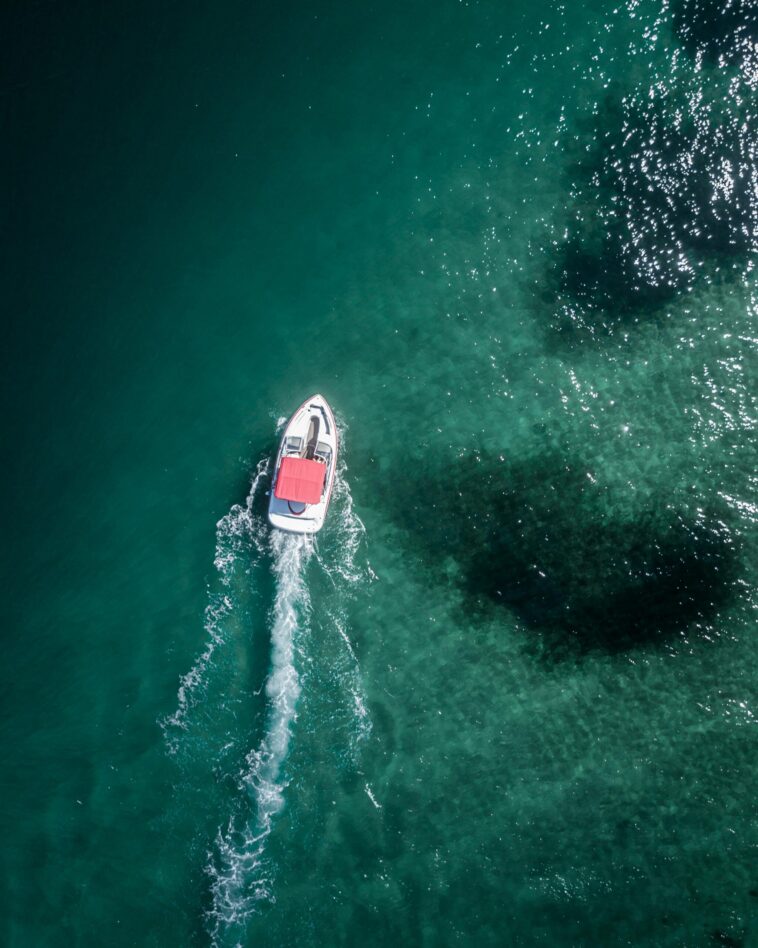 rent a boat gps tracker